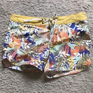 Patagonia Wavefarer Tropical Board Shorts Size 8